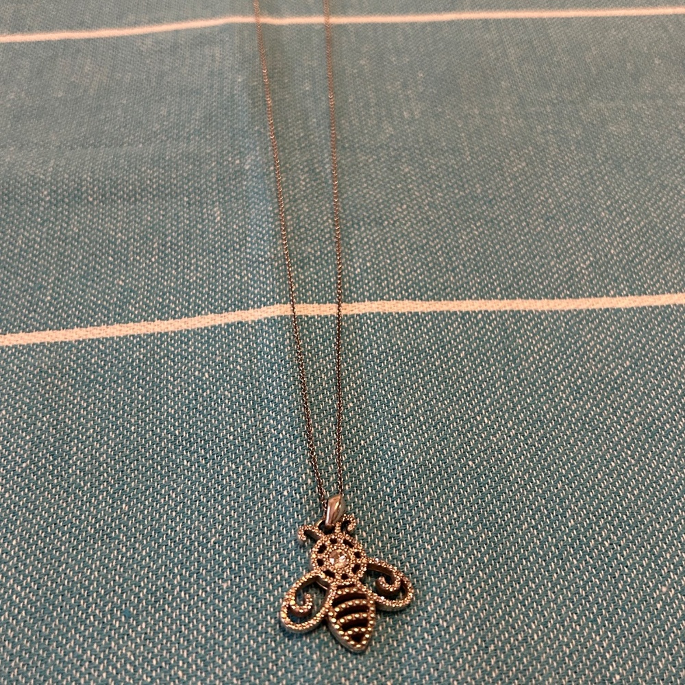 Brighton Bee - Picture 2 of 2